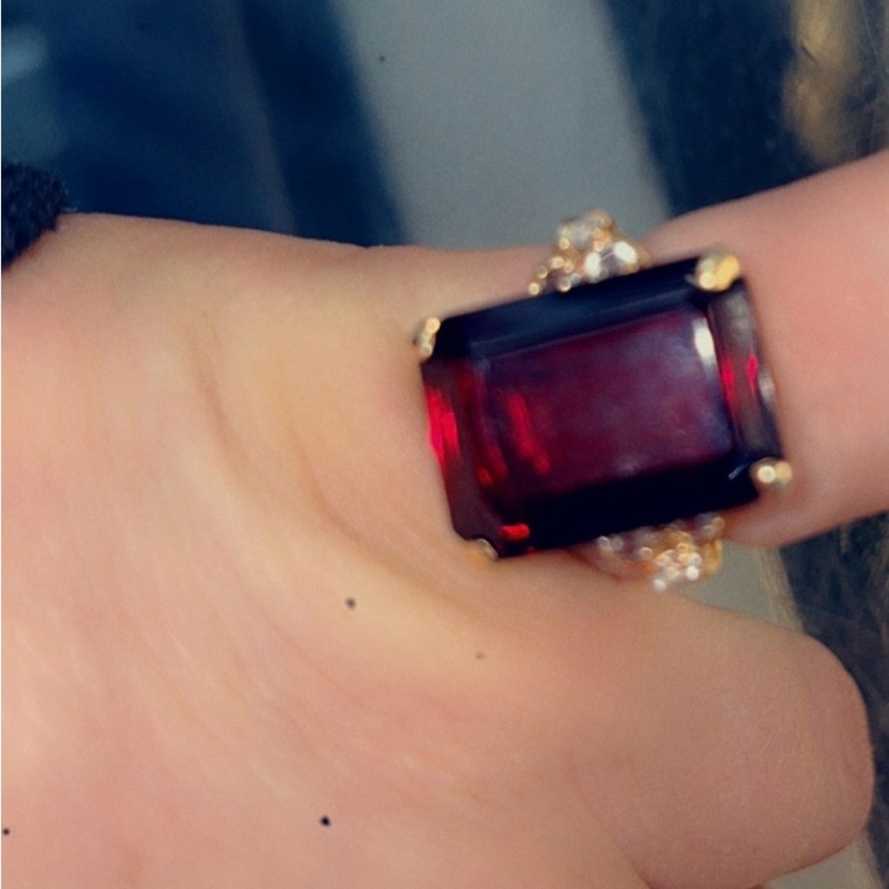 14K right Ruby and Diamond ring